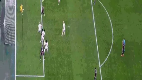 东契奇三双制胜旧敌 詹姆斯湖人逆袭独行侠：篮板激战，得分榜新动态